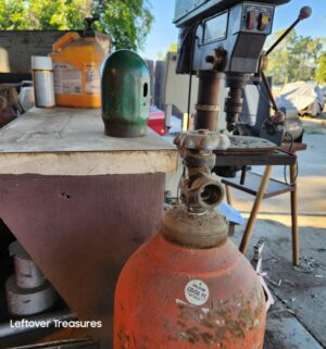 a142- Helium Tank 135 cu. Ft. has unknown amount of gas - Image 2