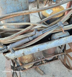 a144- Oxy Acy Welding Cart w/ large tanks w/ gas - Image 4