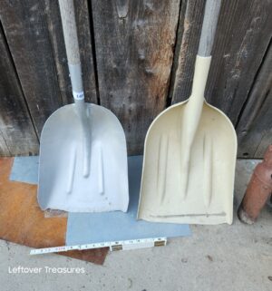 a149- scoop shovels - Image 1