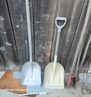 a149- scoop shovels - Image 2