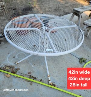 a159- metal patio table - Image 1