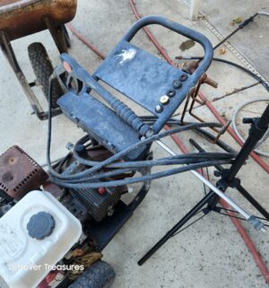 a160- pressure washer w/ hose. Has compression - Image 3