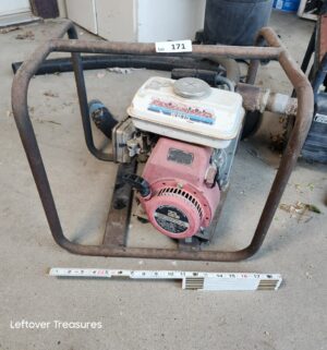 a171- Honda WB15 pump. Has compression - Image 1