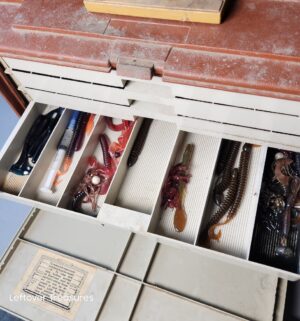 a185- Plano 777 tackle box w/ contents - Image 3