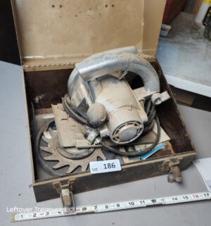 a186- craftsman 6.5in electric hand saw. Works - Image 1