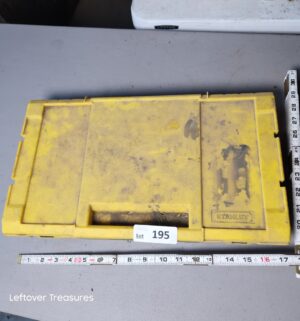 a195- stanley box with electrical connectors - Image 2