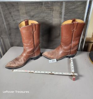 a206- Tony Lama Size 11 boots - Image 1