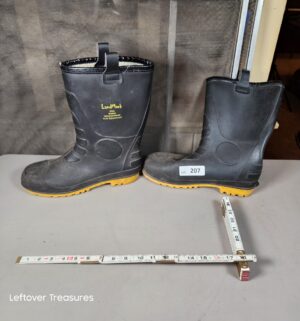 a207- landmark waterproof boots size 12 - Image 1
