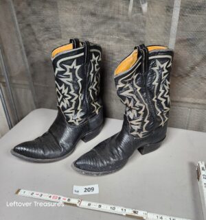 a209- Tony Lama Size 11 boots - Image 1
