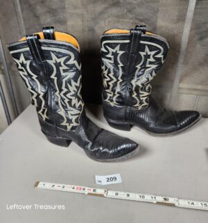 a209- Tony Lama Size 11 boots - Image 2