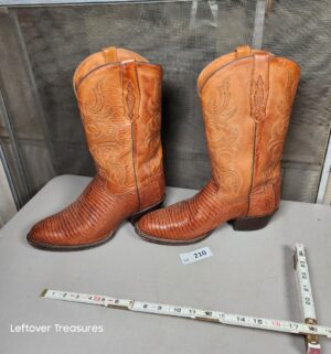 a210- Tony Lama size 11.5 boots - Image 1