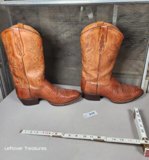 a210- Tony Lama size 11.5 boots - Image 2