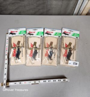 a228- Tomcat rat traps - Image 1