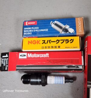 a236- unused spark plugs - Image 2