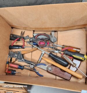 a262- box of misc tools - Image 2