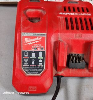 a281- Milwaukee Blower w/ charger. Works - Image 3