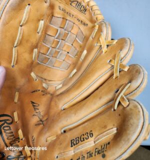 a311- 1970s baseball mitts - Image 3