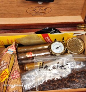 a319- humidor w/ contents - Image 2
