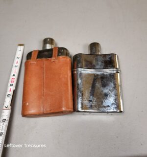 a331- 2 vintage flasks - Image 2