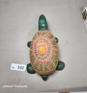 a332- hand-painted Mexican pottery turtle - Image 2