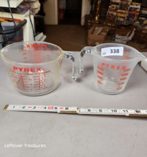 a338- pyrex measuring cups - Image 1