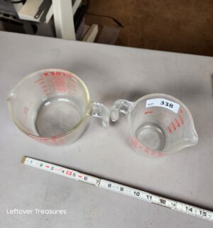 a338- pyrex measuring cups - Image 2