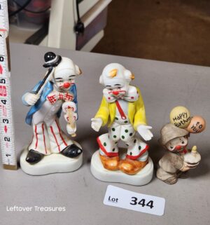 a344- vintage Homco clown figurines - Image 1