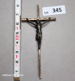 a345- vintage metal crucifix - Image 1