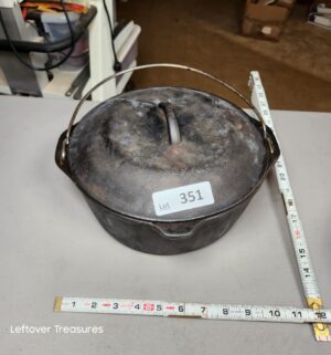 a351- vintage cast iron Dutch oven - Image 1
