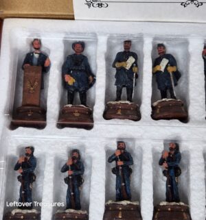a361- American Civil War chess set featuring historic figures like Abraham Lincoln and Robert E. Lee - Image 3