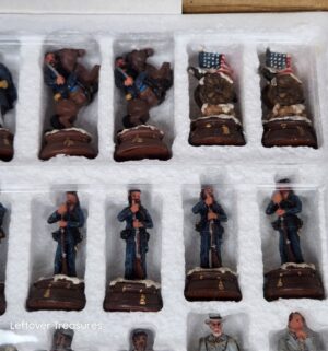 a361- American Civil War chess set featuring historic figures like Abraham Lincoln and Robert E. Lee - Image 4