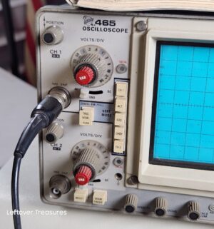 a376- Tektronix 465 Oscilloscope, a vintage analog instrument with cart and accessories - Image 2