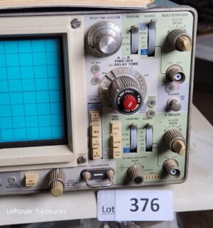 a376- Tektronix 465 Oscilloscope, a vintage analog instrument with cart and accessories - Image 3