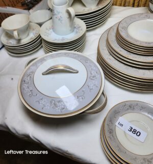 a380- Noritake Cookn Serve Belle Rose, Chelsea set - Image 2