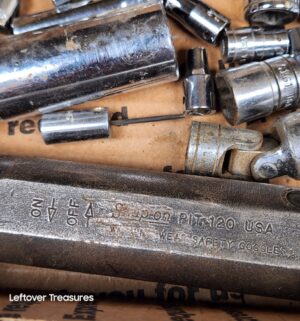 a388- Tray of snap sockets and tools - Image 2