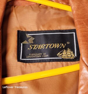 a439- Vintage Startown Leather Coat Size 42 - Image 2