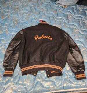 a441- Vintage Grizzlies varsity jacket - Image 4