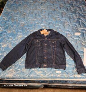 a443- Levis denim Trucker jacket in a dark wash with tags! - Image 1