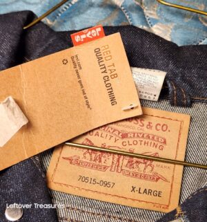 a443- Levis denim Trucker jacket in a dark wash with tags! - Image 2