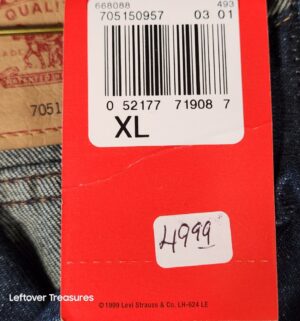 a443- Levis denim Trucker jacket in a dark wash with tags! - Image 3