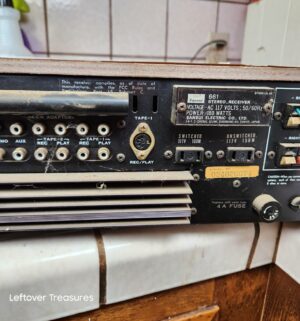 a451- vintage Sansui 661 stereo receiver. Powers on. Lights up - Image 7