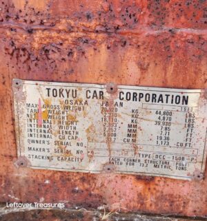 a452- (SEE VIDEO TOUR) 1980s used 20-foot shipping container. Car Parts not included - Image 8