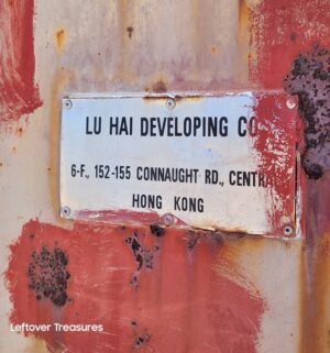 a452- (SEE VIDEO TOUR) 1980s used 20-foot shipping container. Car Parts not included - Image 9