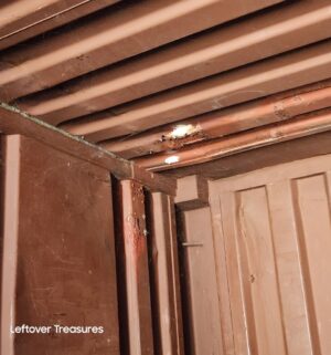 a452- (SEE VIDEO TOUR) 1980s used 20-foot shipping container. Car Parts not included - Image 15