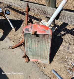 a457- salvaged presumably Ford 801 tractor. - Image 5