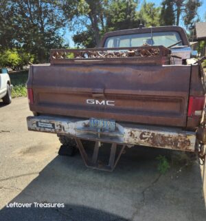 a460- (SEE VIDEO) 1977 GMC Sierra 15. Runs But has a fuel line issue. Non Op. Clean Title. Pink Slip Transfer - Image 5