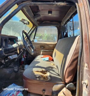 a460- (SEE VIDEO) 1977 GMC Sierra 15. Runs But has a fuel line issue. Non Op. Clean Title. Pink Slip Transfer - Image 7