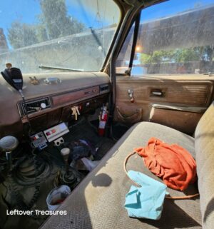 a460- (SEE VIDEO) 1977 GMC Sierra 15. Runs But has a fuel line issue. Non Op. Clean Title. Pink Slip Transfer - Image 9