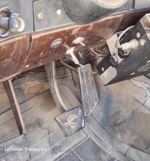 a460- (SEE VIDEO) 1977 GMC Sierra 15. Runs But has a fuel line issue. Non Op. Clean Title. Pink Slip Transfer - Image 11