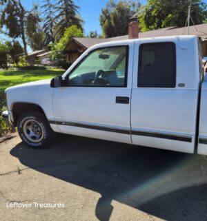 a461- 1998 Chevrolet Silverado. Runs and drives. Non Op. Sold AS IS. Clean Title. Pink Slip Transfer - Image 4